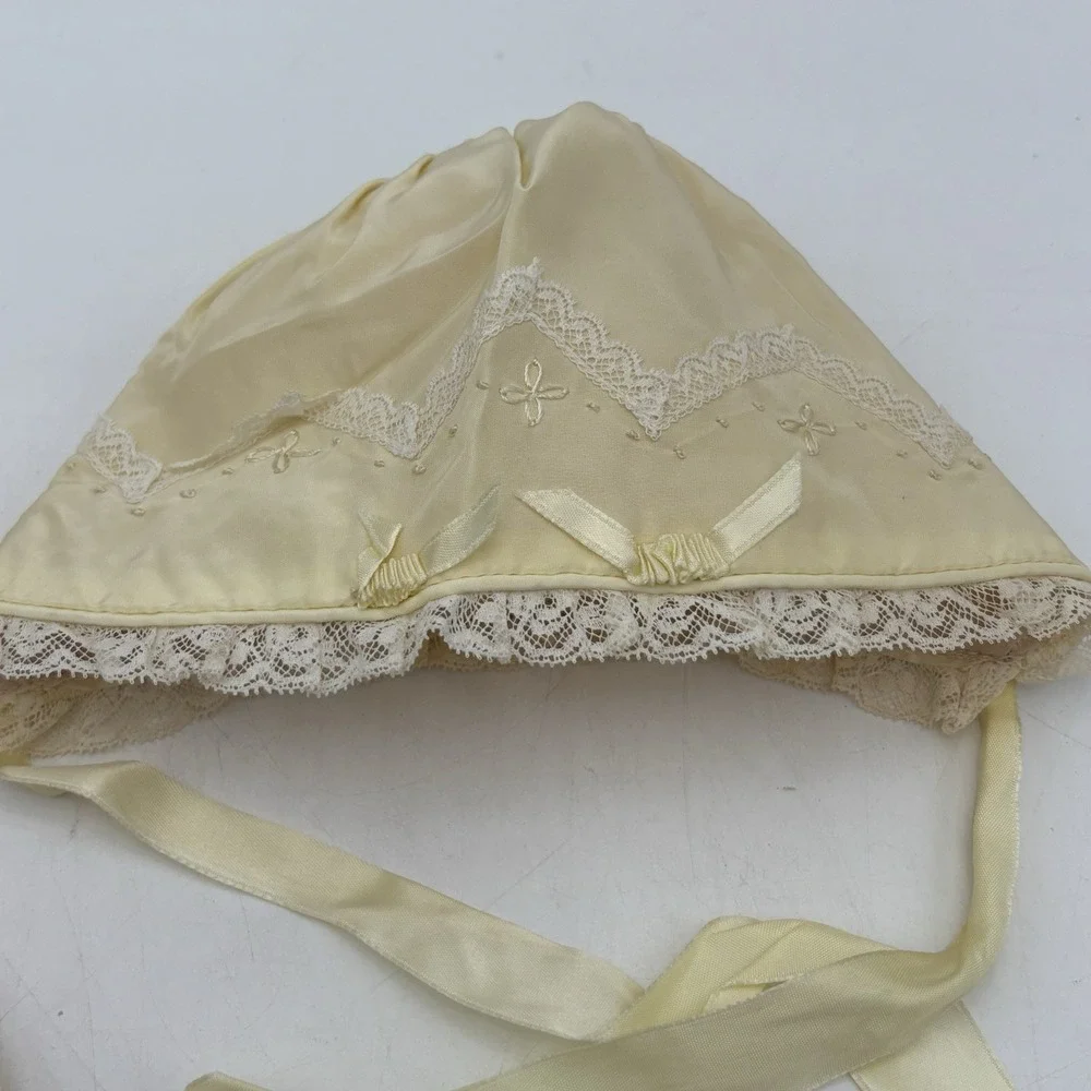Vintage 1950s Baby Bonnet Lot Knit & Lace 3‎ Bonnets Mittens Booties